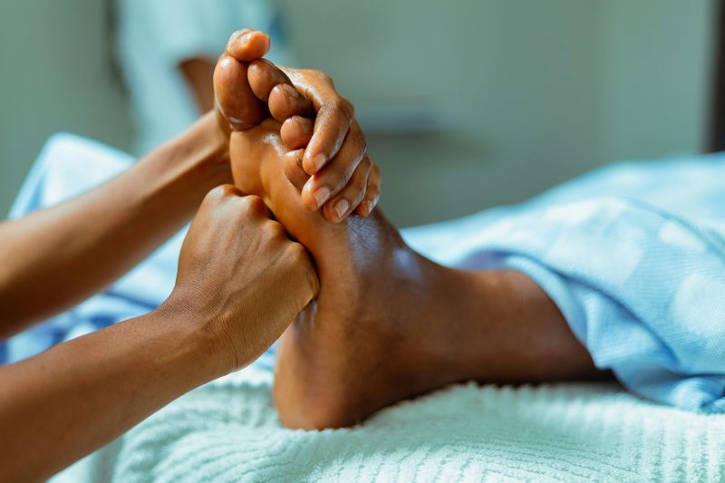 Anti cellulite massage? Here's what to recognize before